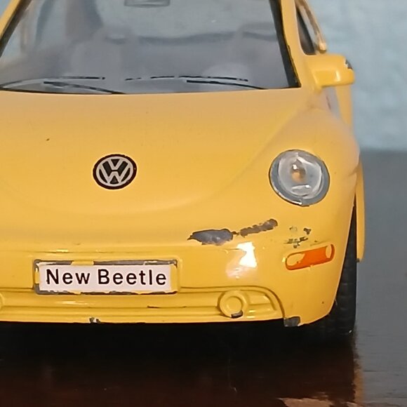 KINSMART VOLKSWAGON NEW BEETLE YELLOW SCALE 1/32 - Picture 5 of 8